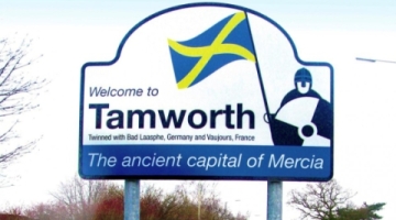A sign that says 'Welcome to Tamworth'